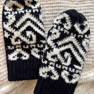 🦋2for$24 Mittens Cute as Kittens - Warm, Cozy Knit Black and White Wool Mittens
